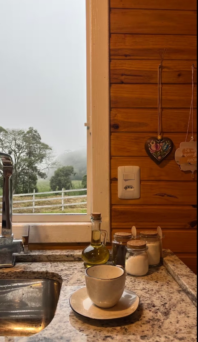 Texturas e detalhes acolhedores do ambiente interno